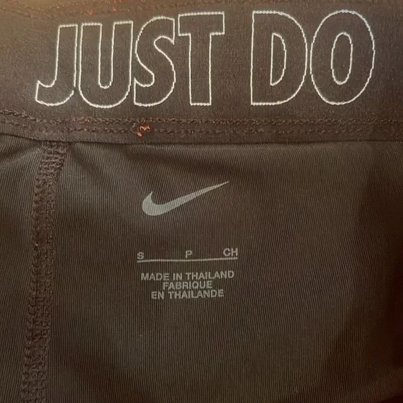 Women’s Nike line shorts small new without tags - Picture 4 of 5